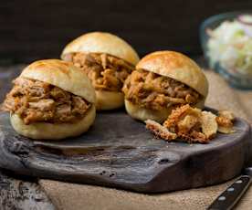 Pulled pork with steamed buns