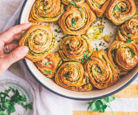 Kouign-amann à l'ail et au parmesan