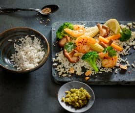 Garnelen mit Gemüse und Reis