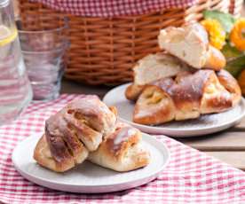 Drożdżówki z jabłkami