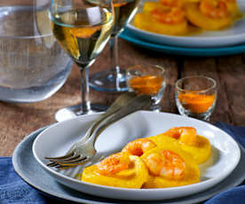 Gnocchi alla romana alla curcuma con gamberi al curry