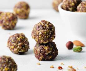 Date and Nut Balls