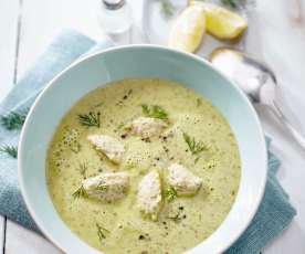 Kopfsalat-Schaumsuppe mit Forellenklößchen