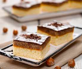 Ořechové řezy (Haselsskuchen)