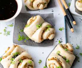 Panini al vapore con miso e cipollotti