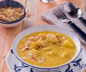 Zuppa di pollo e mandorle