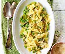 Farfalle mit Erbsen-Schinken-Sauce