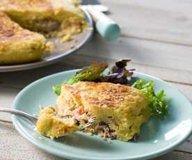 Tortilla de patata rellena de caballa y tomate