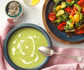 Ruck-Zuck Menü: Zucchinicremesuppe, warmer Gemüsesalat