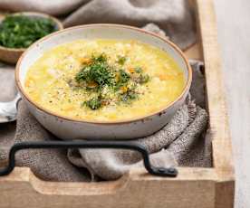 Wegetariański krupnik z kaszą jaglaną