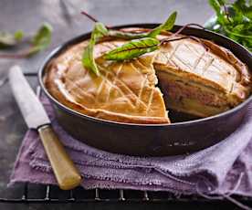 Rétegelt burgonyás-húsos pite (Pâté de pommes de terre du Limousin)