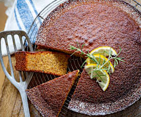 Gâteau aux noisettes, romarin et miel