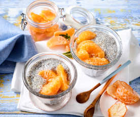 Chia-Pudding mit Clementinenkompott