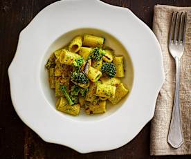 Pasta broccoli e acciughe