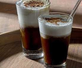 Φρέντο καπουτσίνο με στιγμιαίο καφέ espresso