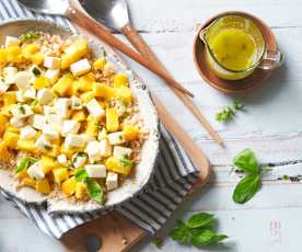 Ensalada de quinoa con melocotones y mozzarella