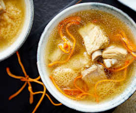 竹荪肋排虫草花汤