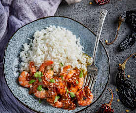 Camarones salteados a los tres chiles