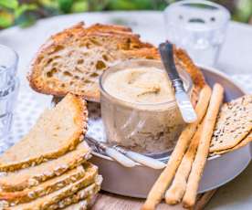 Tartinade de tofu fumé et noix de cajou