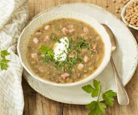 Grüne Linsensuppe mit Selchfleisch