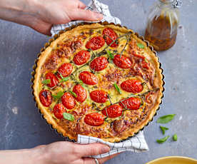 Quiche aux tomates cerise, jambon cru et chèvre frais