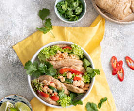 Pełnoziarniste bułeczki bao z pikantnymi krewetkami i świeżymi warzywami