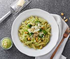 Pasta integrale con crema di cavoletti di Bruxelles e anacardi