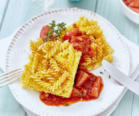 Pasta all'amatriciana mit Erdbeer-Tomaten-Sauce