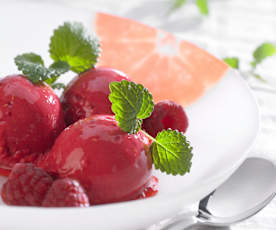 Helado de naranja, yogur y frambuesas