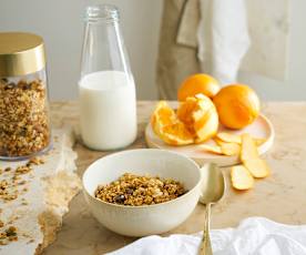 Granola de frutos secos com laranja