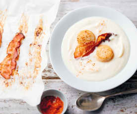 Velouté de céleri-rave, saint-jacques au lard