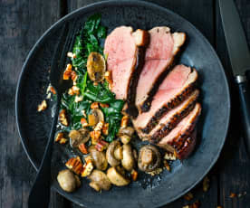 Magret de canard, épinards et champignons