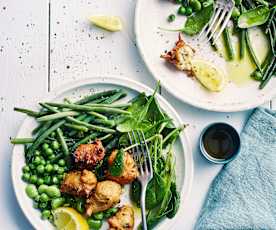 Salade de légumes verts vapeur et acras de poulet