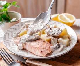 鮭魚佐奶油蘑菇醬拌馬鈴薯