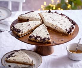 Butterscotch-Pudding-Pie mit Amaretto-Schoko-Sahne