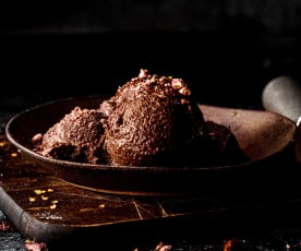 Helado de chocolate picante con sirope de whisky