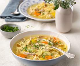 Hühnersuppe mit Nudeln