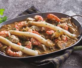 Guiso de alcachofas y espárragos blancos con langostinos