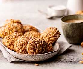 Ciasteczka panellets z migdałów i batatów