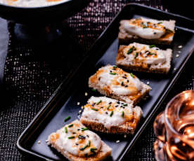 Tartinade de feta fouettée et miel aux épices