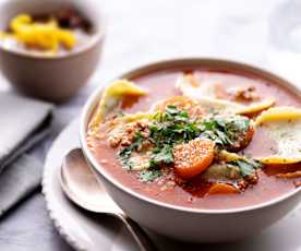 Menu: Sopa de tortellini com carne picada e compota de frutas