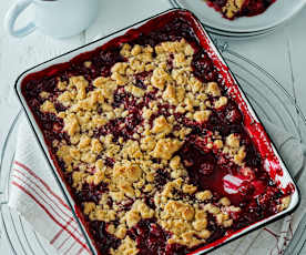Rote Grütze Crumble
