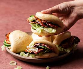 Bao Buns mit BBQ-Schweinefilet