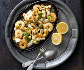 Spiced garlic prawns and calamari