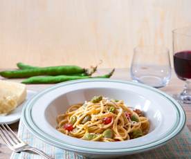 Spaghetti con pecorino e fave