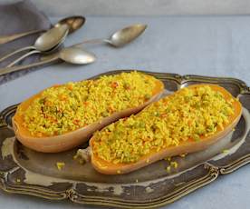 Calabaza rellena con arroz y verduras