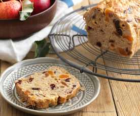 Apfelbrot mit Dörrfrüchten