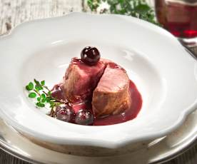 Filetto di maiale in salsa alle ciliegie