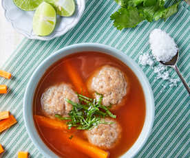 Sopa de albóndigas