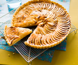 Tarte aux pommes sur lit de compote